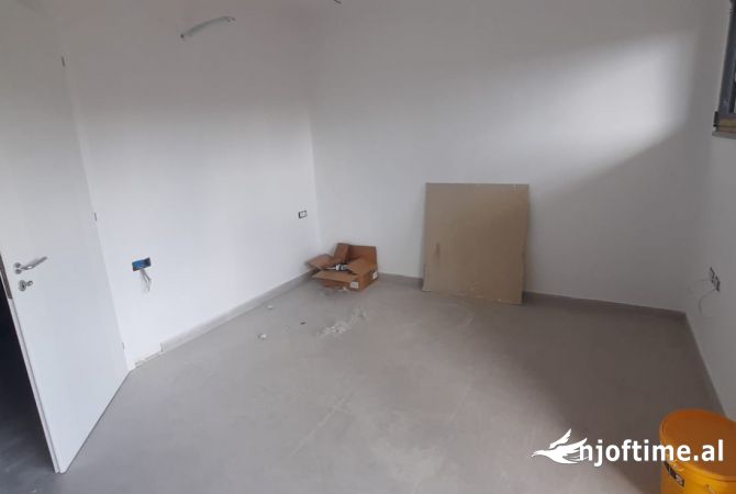 Shtepi me qera 3+1 ne Tirane - 1,500 Euro