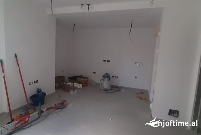 Shtepi me qera 3+1 ne Tirane - 1,500 Euro