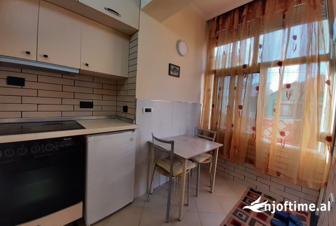 Shtepi me qera Garsoniere ne Tirane - 400 Euro