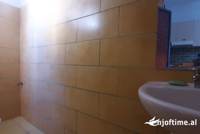 Shtepi me qera Garsoniere ne Tirane - 390 Euro
