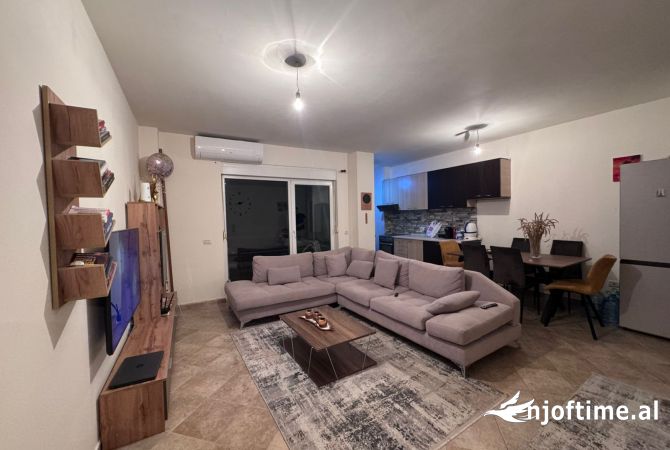 Shtepi me qera 1+1 ne Tirane - 750 Euro