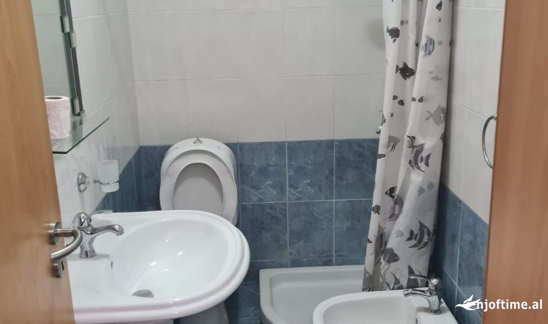 Shtepi me qera Apartament ne Tirane, 2+1, Mobilimi E mobiluar, Pagesa 700  Euro.