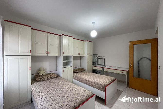 Shtepi me qera 2+1 ne Tirane - 700 Euro