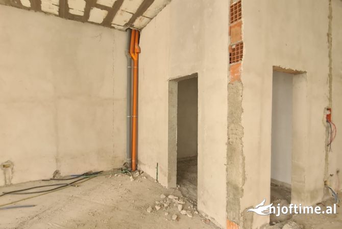 Ambient biznesi ne shitje 1+1 ne Tirane - 198,000 Euro