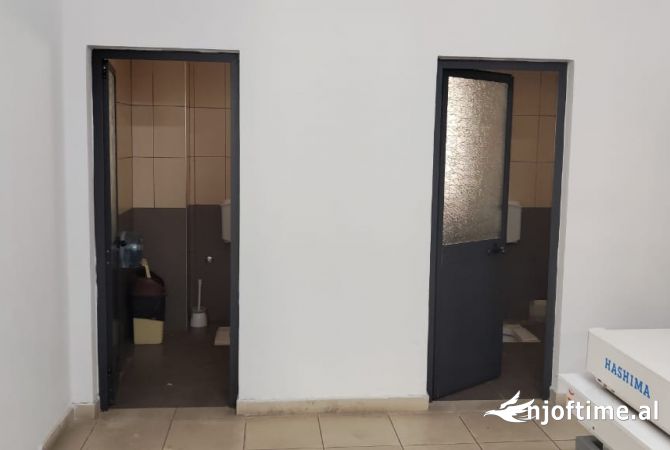 Jepet magazine me qera tek rruga fabrika e qelqit