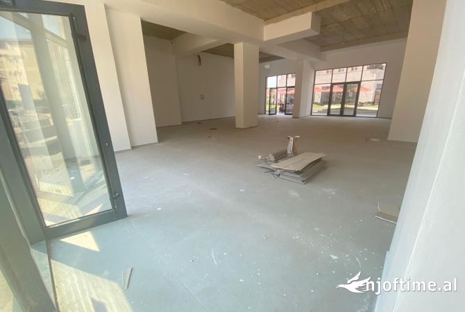 Jepet ambient biznesi me qera ne Astir