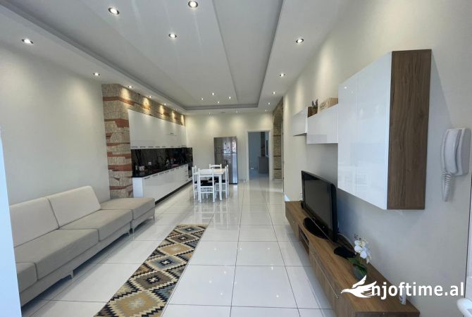 Shtepi me qera 2+1 ne Tirane - 550 Euro