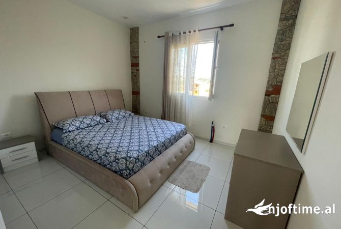 Shtepi me qera Apartament ne Tirane, 2+1, Mobilimi E mobiluar, Pagesa 550  Euro.
