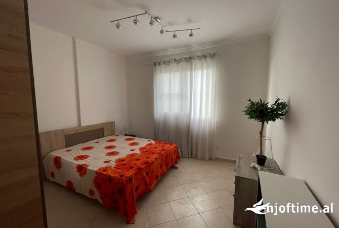 Shitet apartament 1+1 ne Fresk