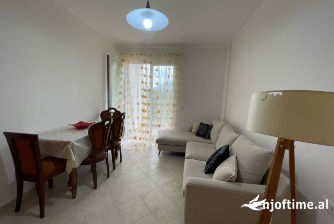 Shtepi ne shitje Apartament ne Tirane, 1+1, Mobilimi E mobiluar, Pagesa 67,000  Euro.
