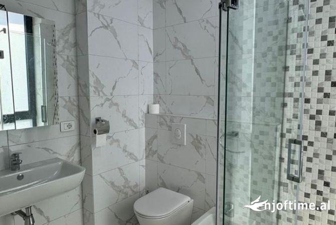 Shtepi me qera Apartament ne Tirane, 2+1, Mobilimi E mobiluar, Pagesa 1,400  Euro.