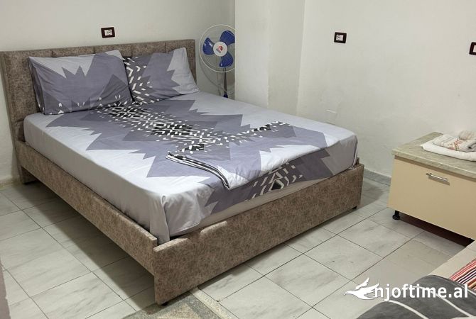 Shtepi me qera Apartament ne Tirane, 1+1, Mobilimi E mobiluar, Pagesa 500  Euro.