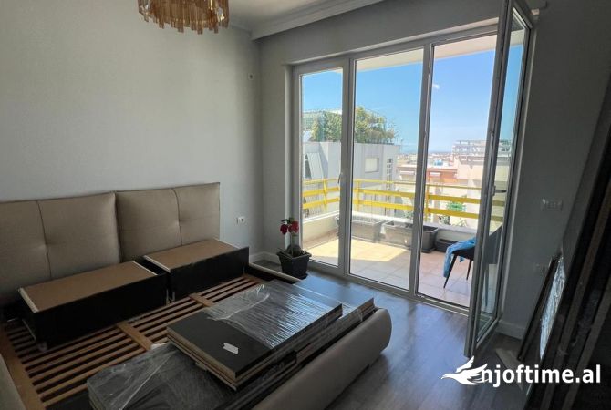 Shtepi ne shitje Apartament ne Tirane, 2+1, Mobilimi E mobiluar, Pagesa 230,000  Euro.