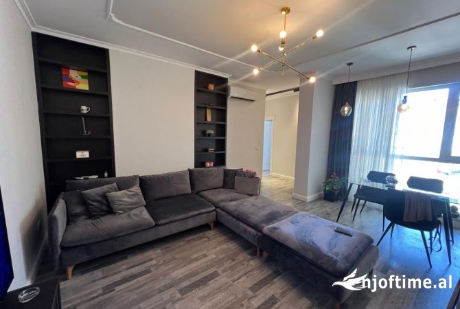 Shtepi ne shitje Apartament ne Tirane, 2+1, Mobilimi E mobiluar, Pagesa 230,000  Euro.