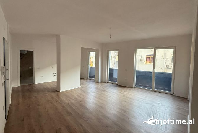 Shtepi me qera 1+1 ne Tirane - 900 Euro