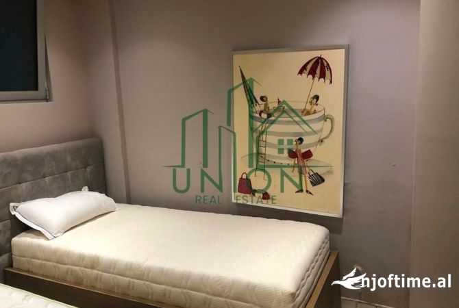 Shtepi ne shitje Apartament ne Vlore, 2+1, Mobilimi E mobiluar, Pagesa 320,000  Euro.