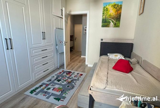 Shtepi ne shitje Apartament ne Tirane, 2+1, Mobilimi E mobiluar, Pagesa 210,000  Euro.