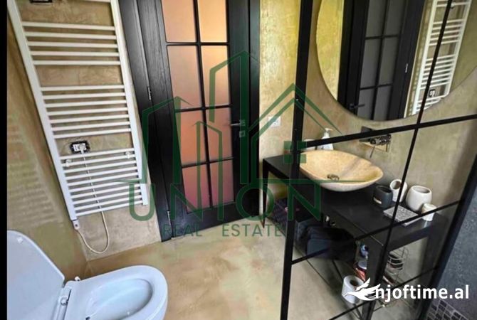 Shtepi me qera 3+1 ne Tirane - 1,800 Euro