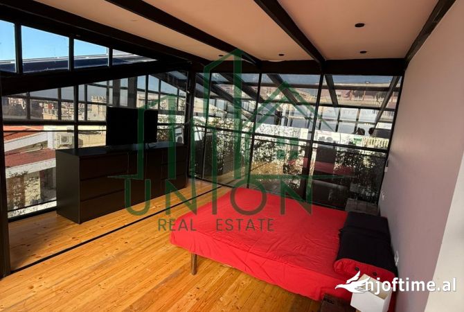 Shtepi me qera Duplex(shtepi me 2 kate) ne Tirane, 3+1, Mobilimi E mobiluar, Pagesa 1,800  Euro.