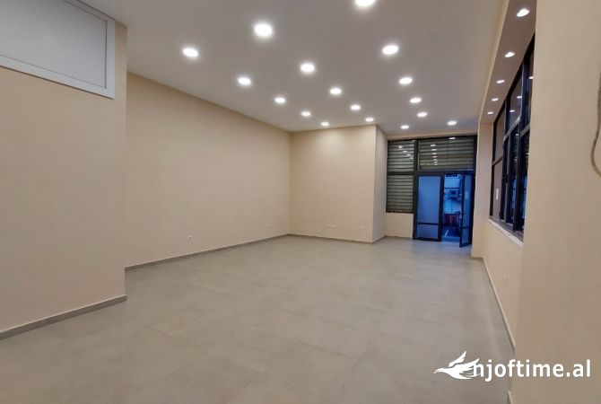 Ambient biznesi me qera 1+1 ne Tirane - 80,000 Leke