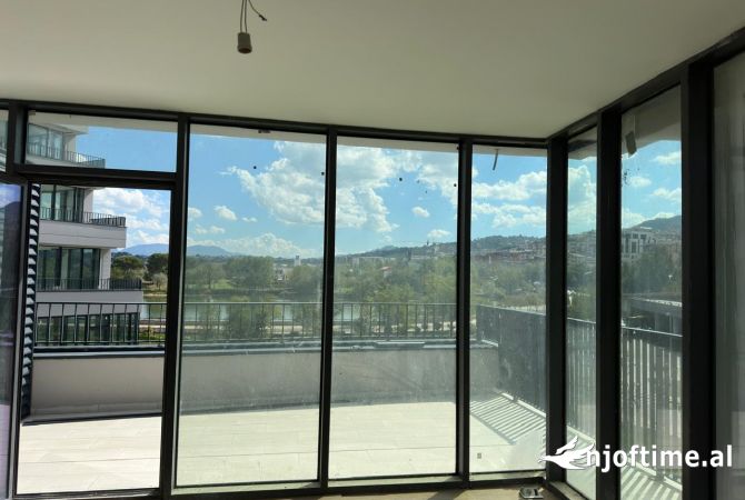 Ambient biznesi me qera 3+1 ne Tirane - 1,500 Euro