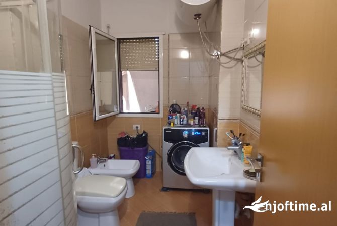 Shtepi ne shitje Apartament ne Vlore, 1+1, Mobilimi E mobiluar, Pagesa 103,200  Euro.