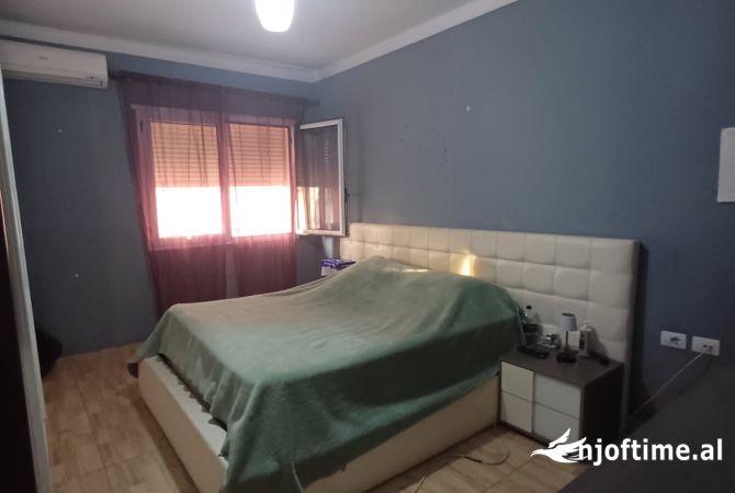 Shtepi ne shitje Apartament ne Vlore, 1+1, Mobilimi E mobiluar, Pagesa 103,200  Euro.