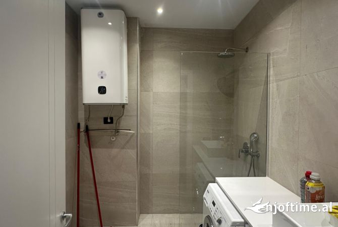 Shtepi me qera Apartament ne Tirane, 2+1, Mobilimi E mobiluar, Pagesa 1,999  Euro.