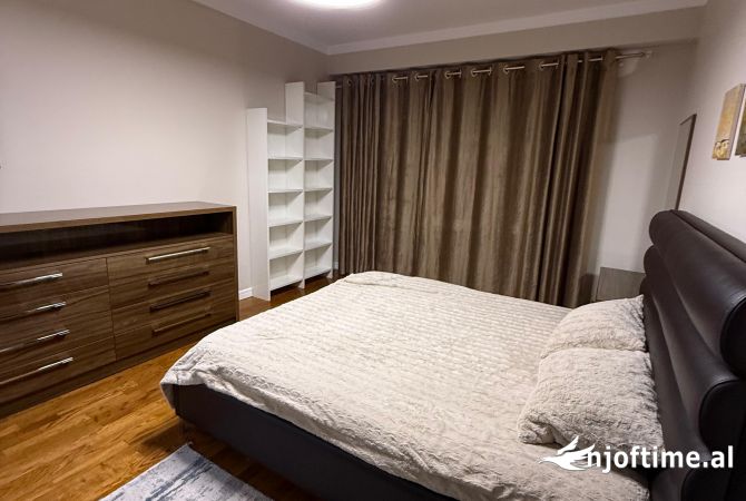 Shtepi me qera Apartament ne Tirane, 2+1, Mobilimi E mobiluar, Pagesa 1,199  Euro.