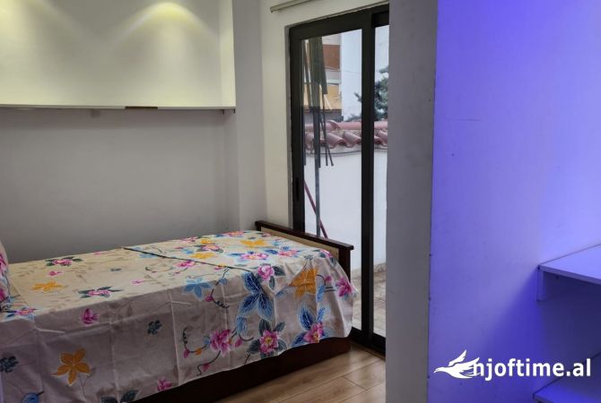 Shtepi me qera Apartament ne Tirane, 2+1, Mobilimi E mobiluar, Pagesa 451  Euro.