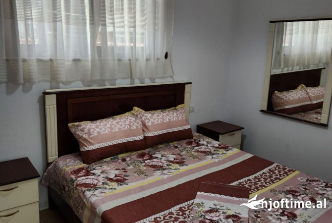 Shtepi me qera Apartament ne Tirane, 2+1, Mobilimi E mobiluar, Pagesa 451  Euro.