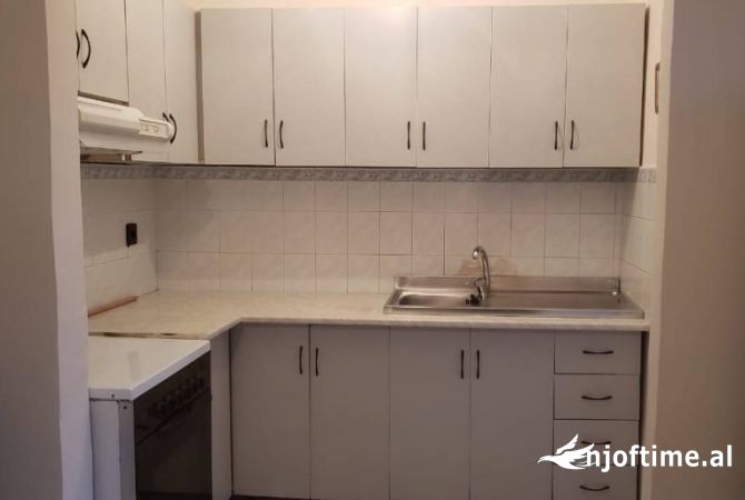 Shtepi ne shitje Apartament ne Tirane, 2+1, Mobilimi E mobiluar, Pagesa 87,999  Euro.