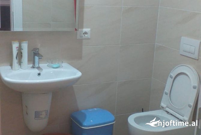 Shtepi me qera Apartament ne Tirane, 1+1, Mobilimi E mobiluar, Pagesa 399  Euro.