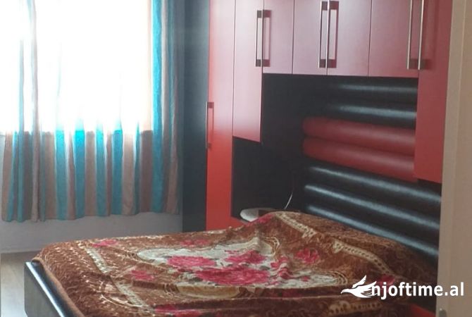 Shtepi me qera Apartament ne Tirane, 1+1, Mobilimi E mobiluar, Pagesa 401  Euro.