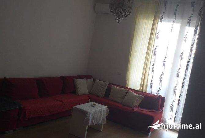 Shtepi me qera Apartament ne Tirane, 1+1, Mobilimi E mobiluar, Pagesa 401  Euro.