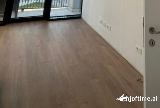 Ambient biznesi me qera 3+1 ne Tirane - 751 Euro