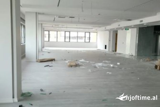 Ambient biznesi me qera 1+1 ne Tirane - 4,999 Euro