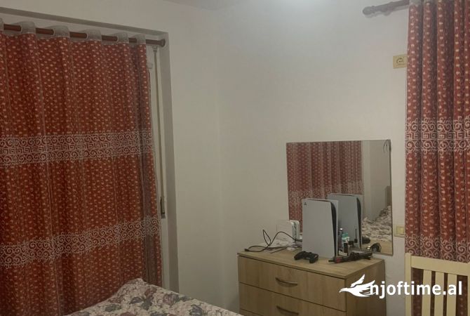 Shtepi me qera Apartament ne Tirane, 2+1, Mobilimi E mobiluar, Pagesa 501  Euro.