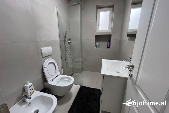 Shtepi me qera Apartament ne Tirane, 1+1, Mobilimi E mobiluar, Pagesa 650  Euro.