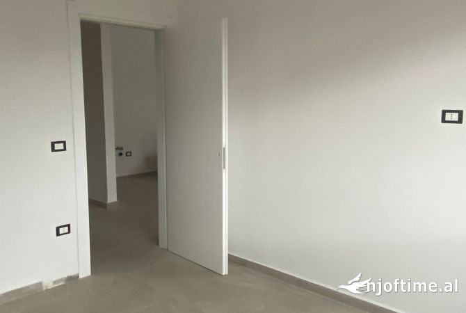 Shtepi me qera 1+1 ne Tirane - 451 Euro