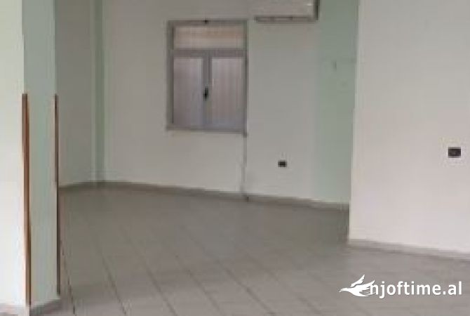 Ambient biznesi me qera 1+1 ne Tirane - 50,001 Leke