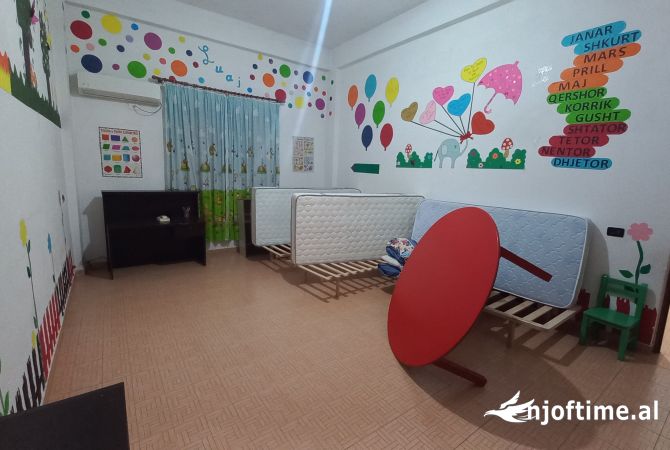 Ambient biznesi me qera 5+1 ne Tirane - 80,001 Leke