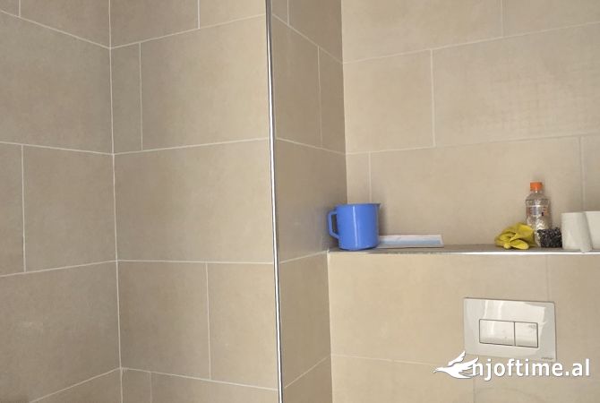 Ambient biznesi me qera 3+1 ne Tirane - 450 Euro