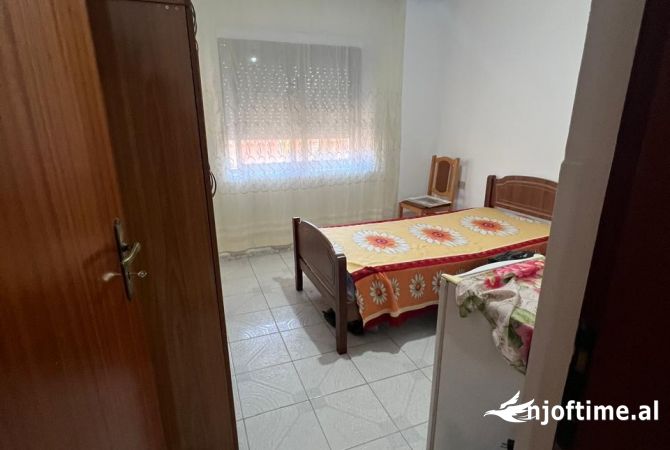 Shtepi me qera Apartament ne Tirane, 2+1, Mobilimi E mobiluar, Pagesa 451  Euro.