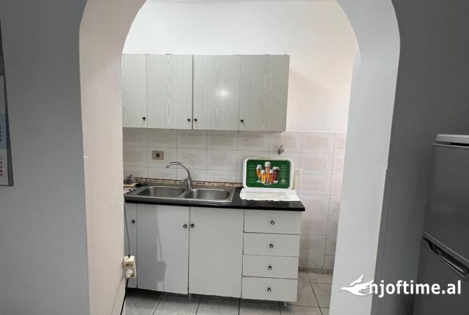 Shtepi me qera Apartament ne Tirane, 2+1, Mobilimi E mobiluar, Pagesa 451  Euro.