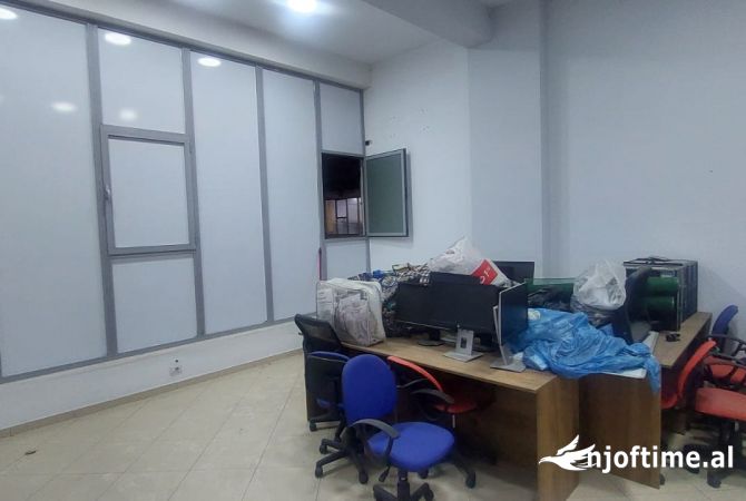 Ambient biznesi ne shitje 1+1 ne Tirane - 100,001 Euro