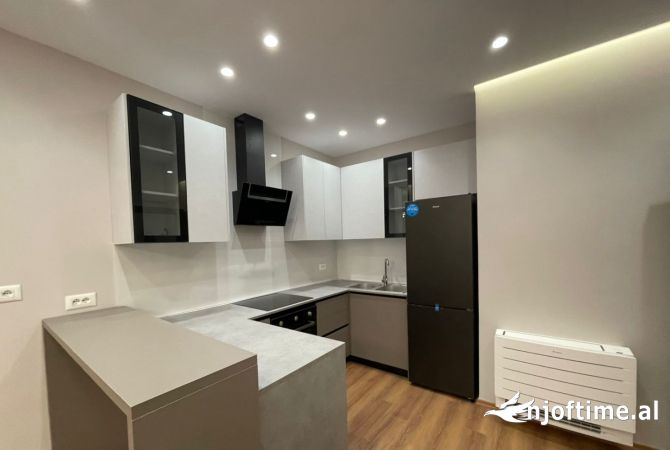 Shtepi me qera Apartament ne Tirane, 2+1, Mobilimi E mobiluar, Pagesa 829  Euro.
