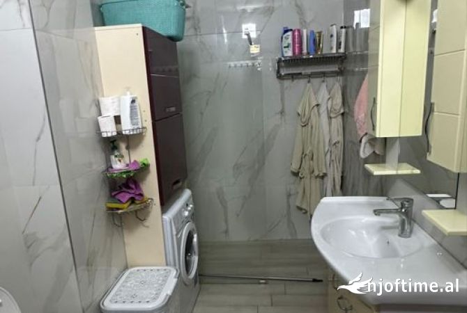 Shtepi me qera Apartament ne Tirane, 2+1, Mobilimi E mobiluar, Pagesa 501  Euro.