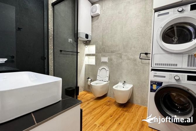 Shtepi ne shitje Apartament ne Tirane, 2+1, Mobilimi E mobiluar, Pagesa 215,001  Euro.