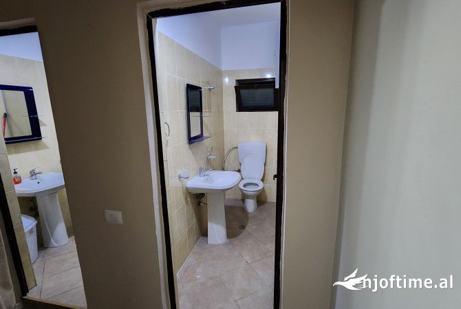 Shtepi me qera Apartament ne Tirane, 2+1, Mobilimi E mobiluar, Pagesa 701  Euro.